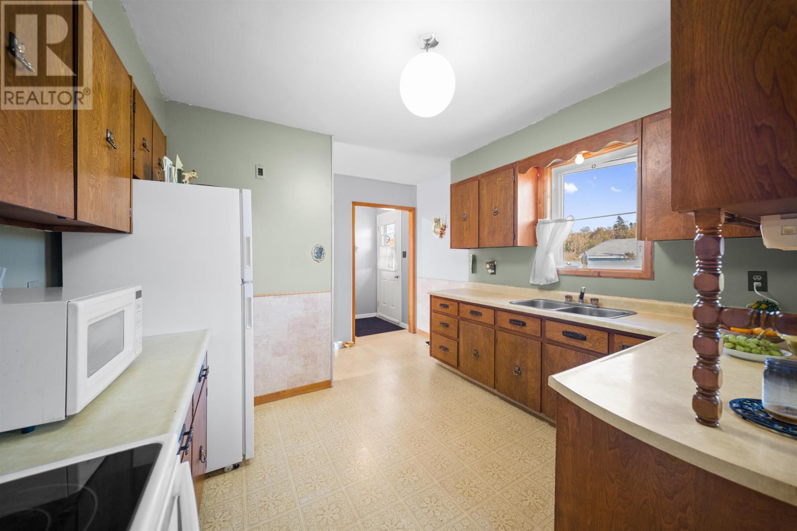 12122 Rte 14 - Image 11