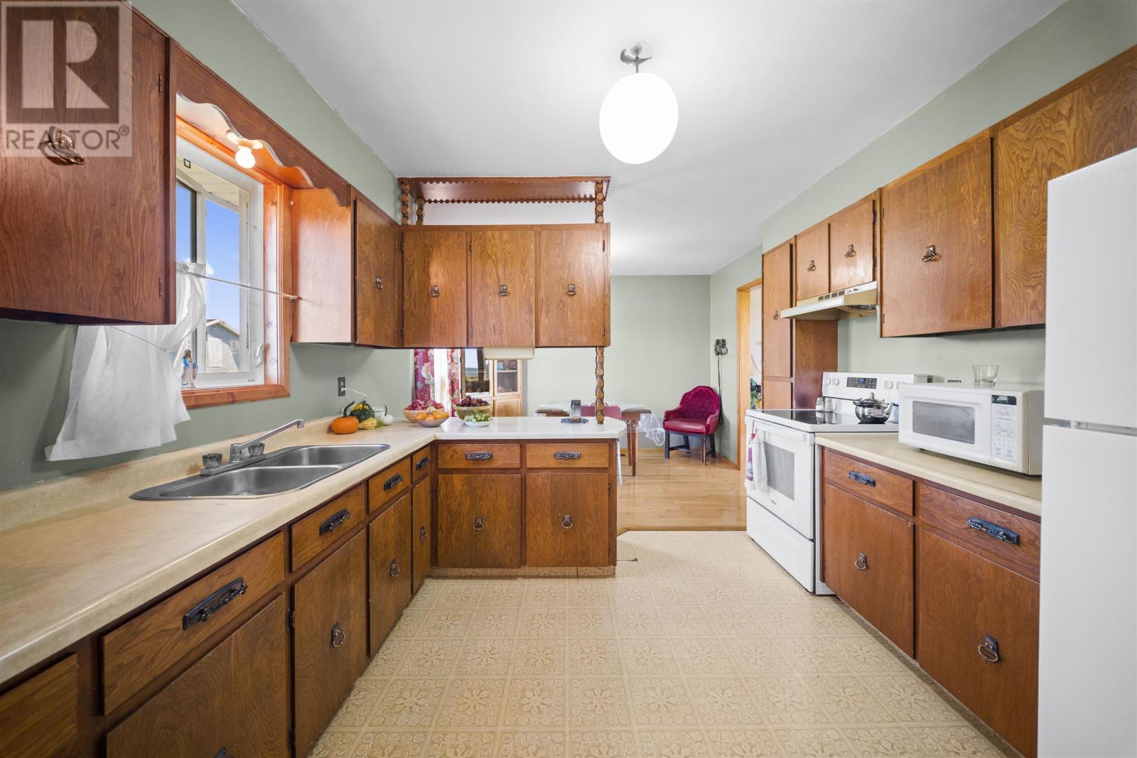 12122 Rte 14 - Image 12