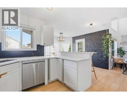 222 Douglas Ridge Circle Se, Calgary, AB T2Z3C4 Photo 16