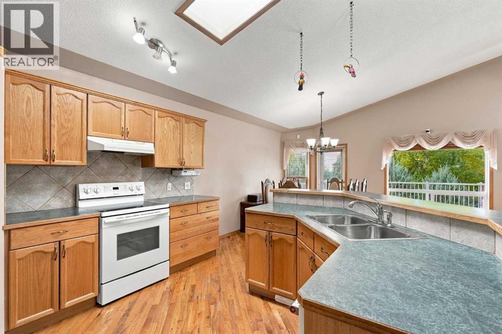 407 Lineham Acres Bay NW - 15
