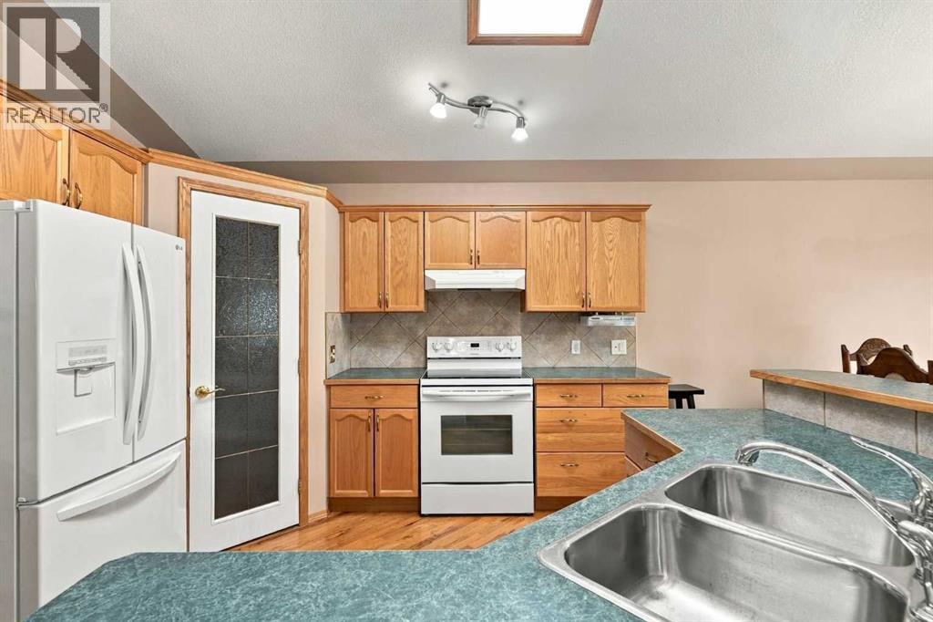 407 Lineham Acres Bay NW - 16