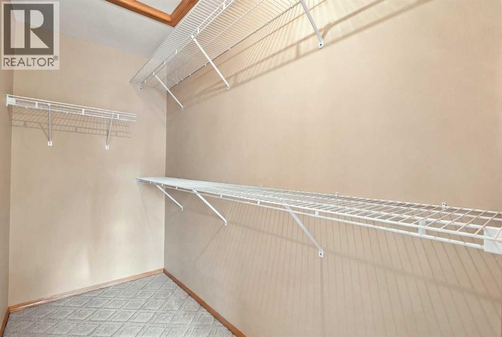 407 Lineham Acres Bay NW - 25