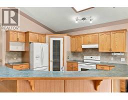 407 Lineham Acres Bay NW - photo 13