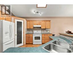 407 Lineham Acres Bay NW - photo 16