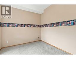 407 Lineham Acres Bay NW - photo 18