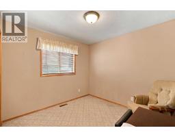 407 Lineham Acres Bay NW - photo 26