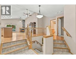 407 Lineham Acres Bay NW - photo 5