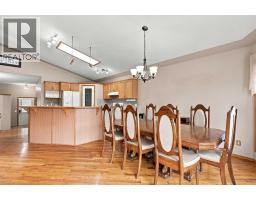 407 Lineham Acres Bay NW - photo 8