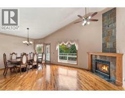 407 Lineham Acres Bay NW - photo 9