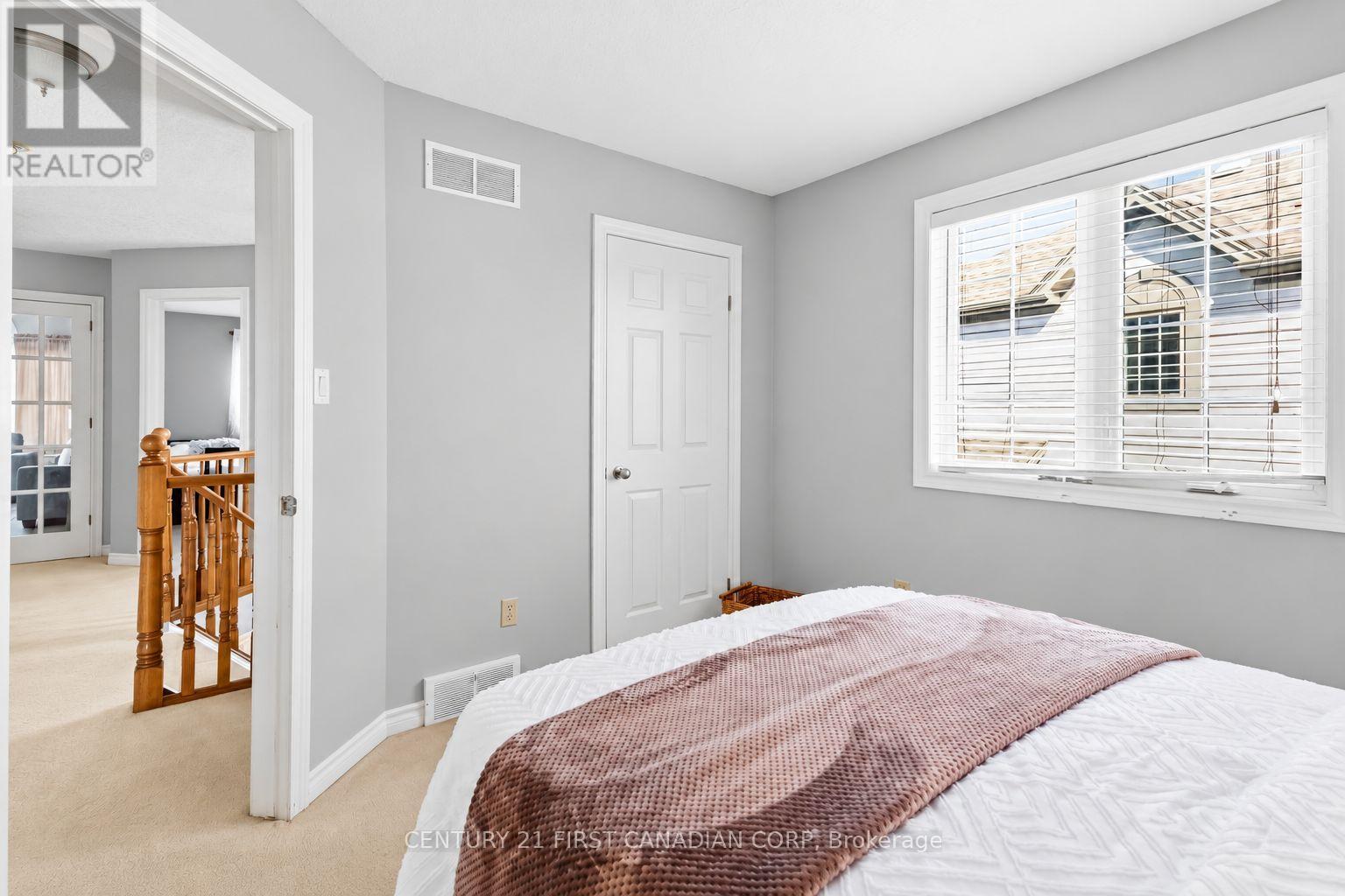 600 Hyde Park Road — photo 24
