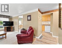 Laundry room - 822 Southdown Street, Oshawa, ON L1H7X3 Photo 6