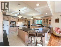 Primary Bedroom - 456 Lakeview Road, Invermere, BC V0A1K3 Photo 17
