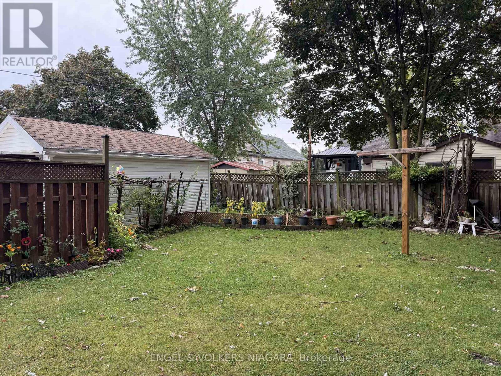 6 GLEN AVENUE - 11