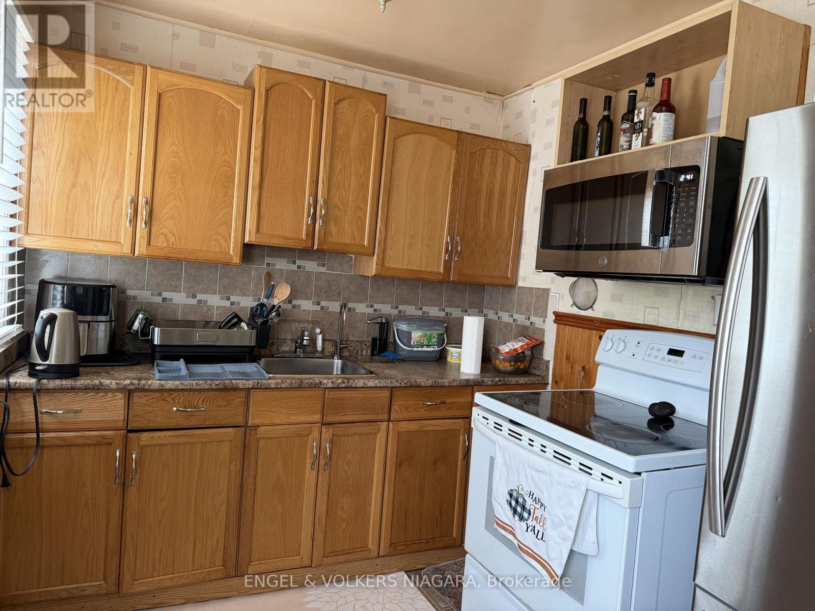 6 GLEN AVENUE - 8