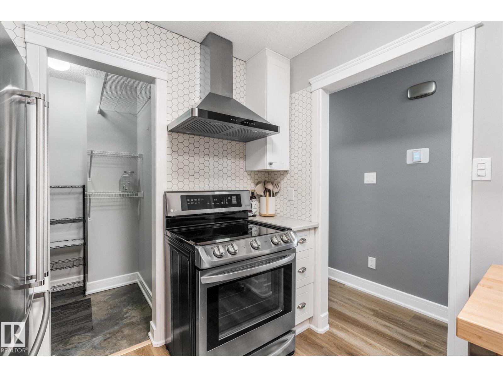 #38 2115 118 ST NW - 26