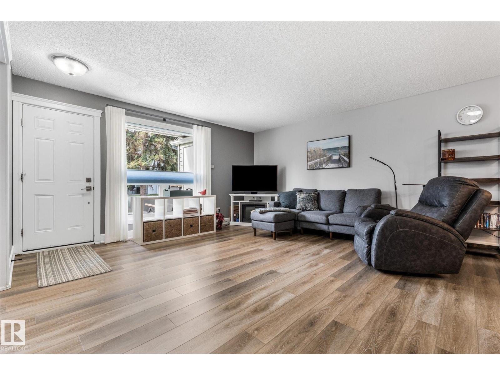 #38 2115 118 ST NW - 11