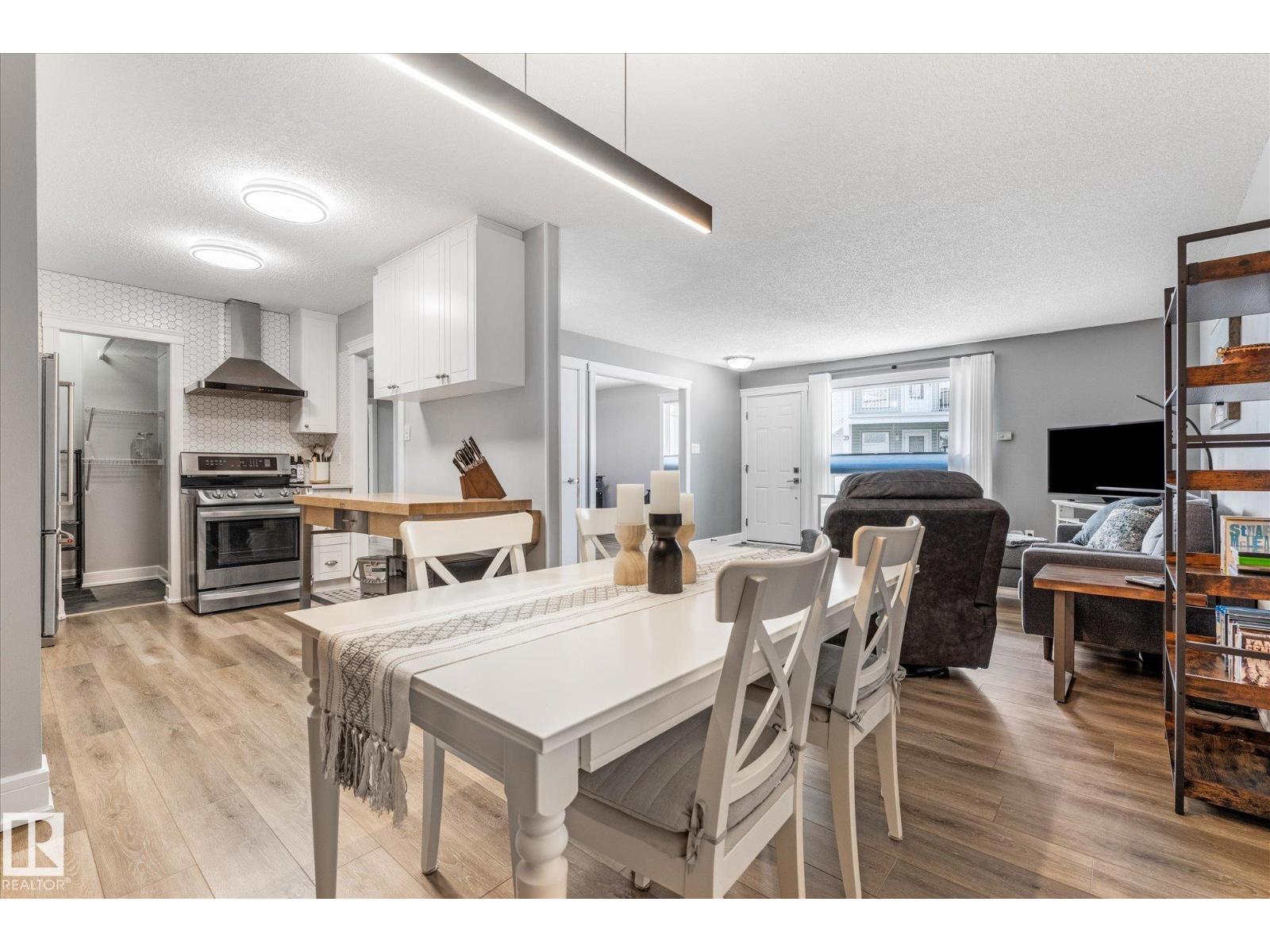 #38 2115 118 ST NW - 19
