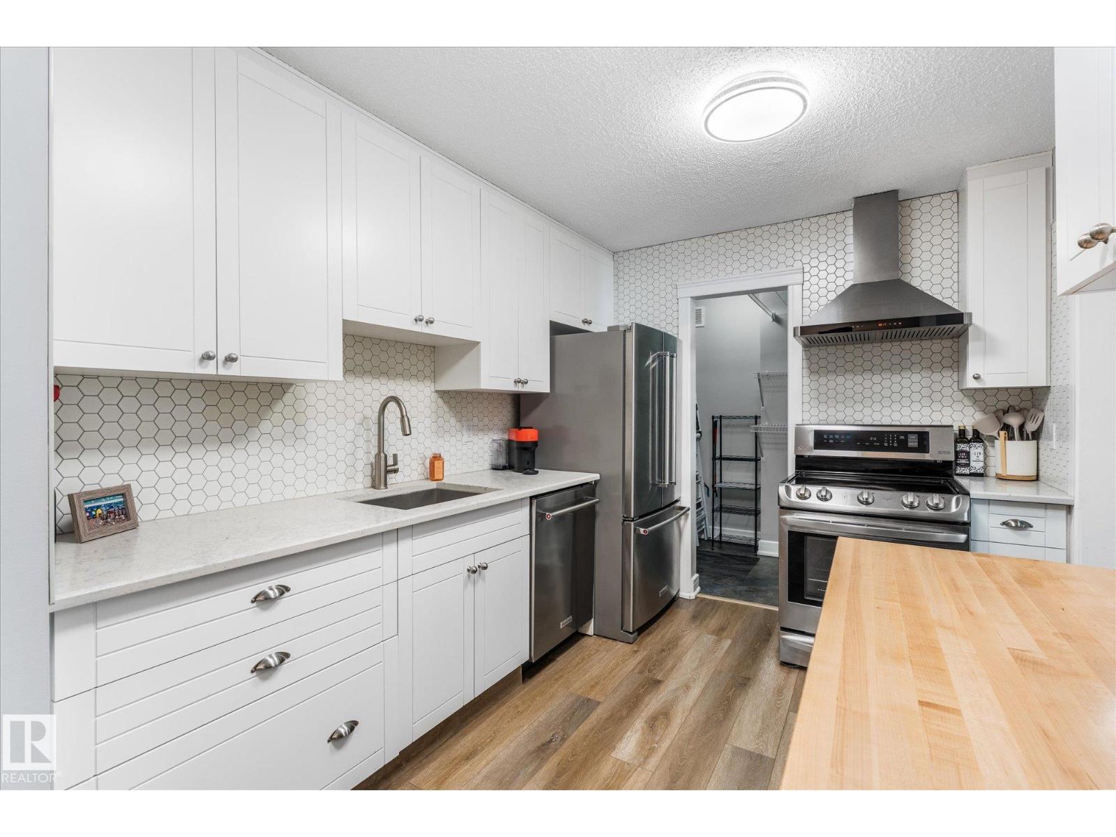#38 2115 118 ST NW - 30