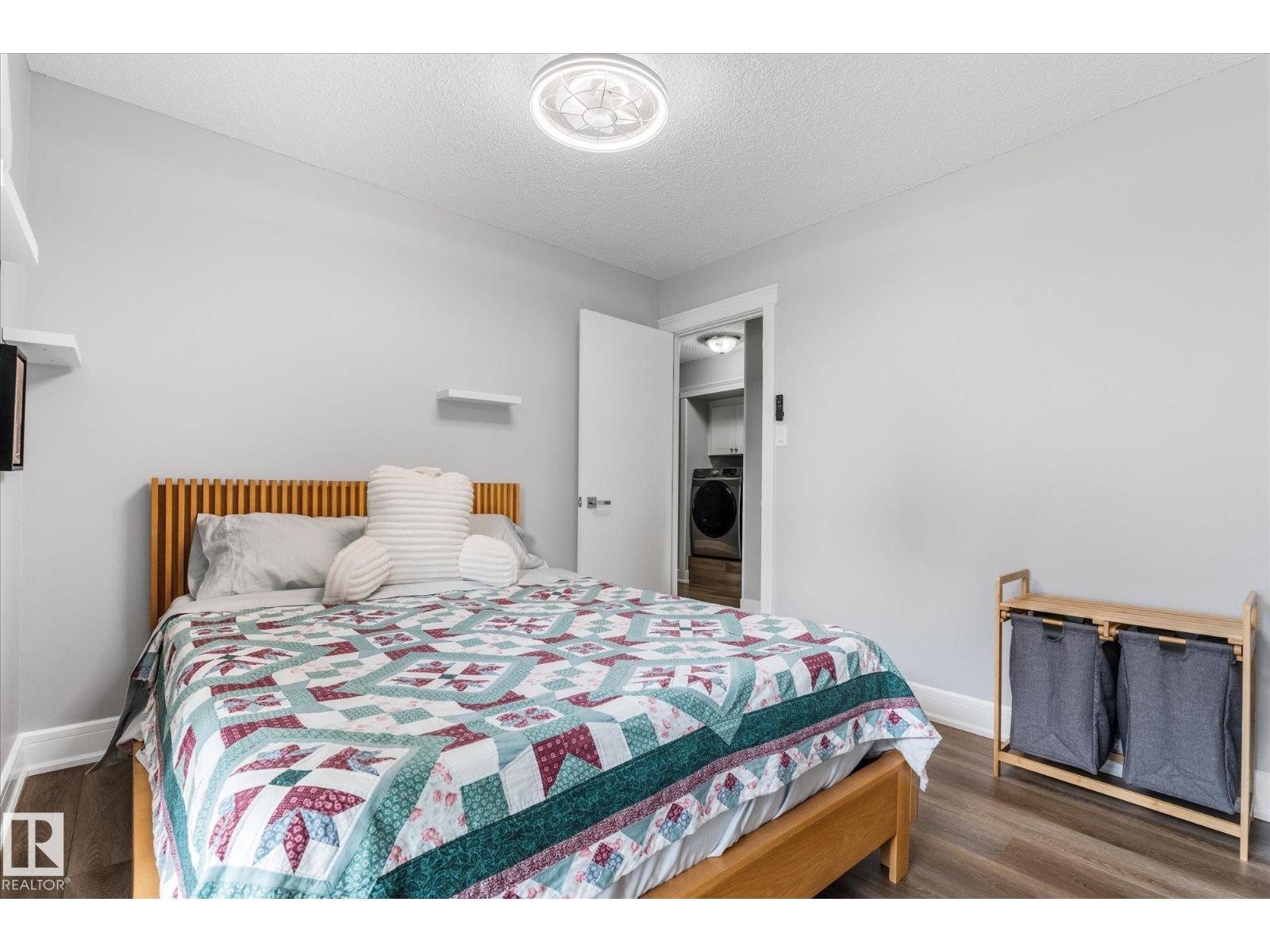 #38 2115 118 ST NW - 35