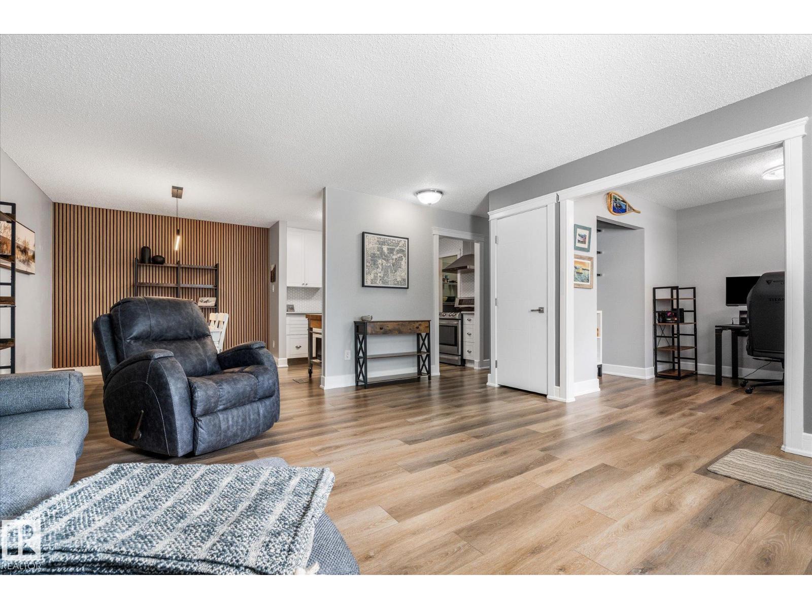 #38 2115 118 ST NW - 21