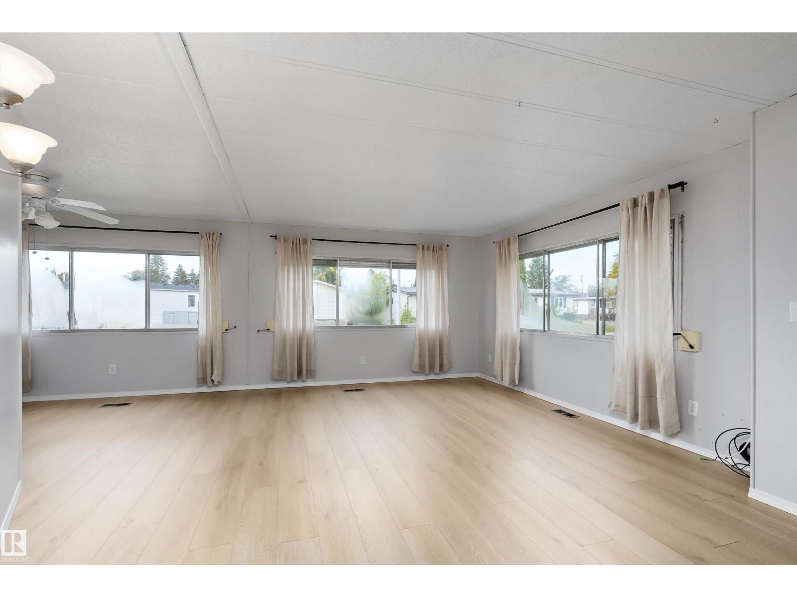 #39 12604 153 AV NW - 15