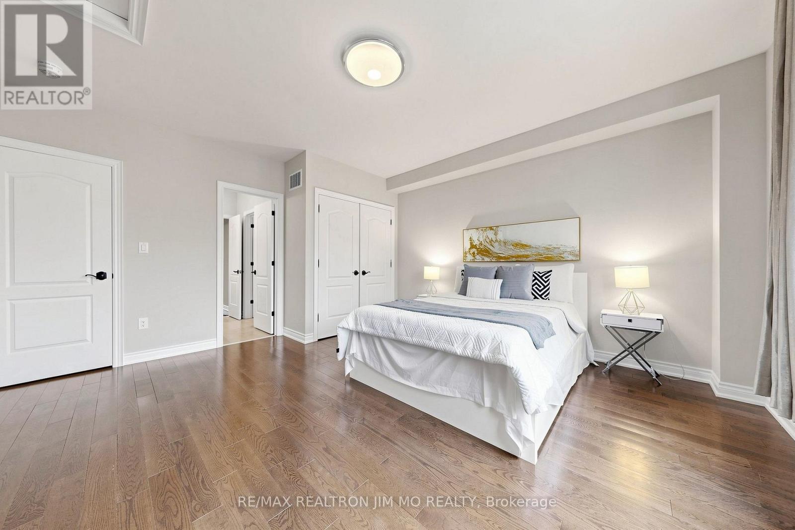 18 TRALEE COURT - 32