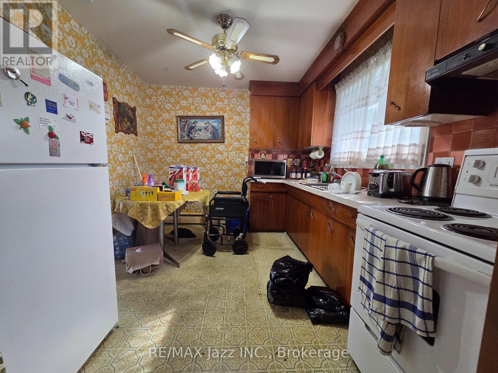 302 POPLAR STREET - 8