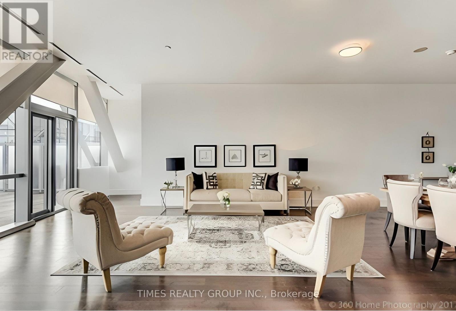 PH1302 - 39 QUEENS QUAY E. STREET E