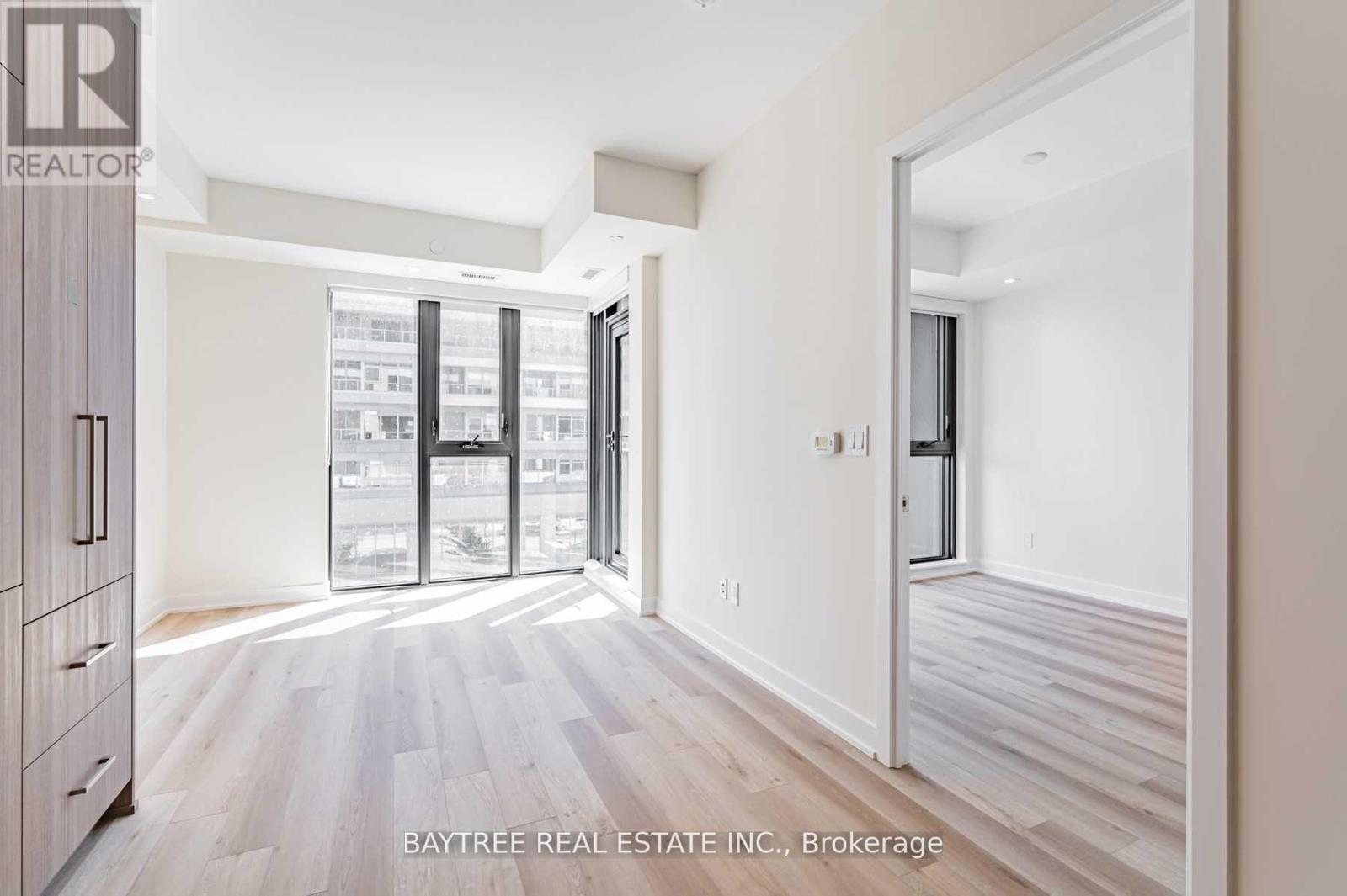 #414 840 ST CLAIR AVENUE W - 10