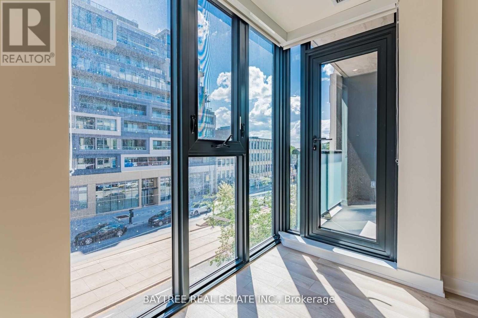 #414 840 ST CLAIR AVENUE W - 11
