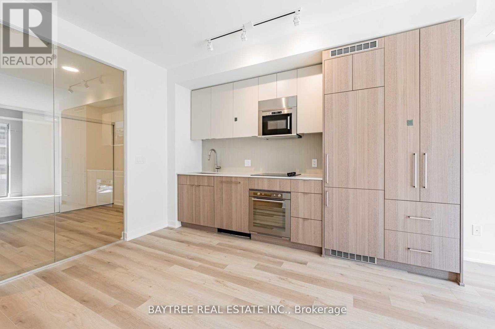 #414 840 ST CLAIR AVENUE W - 5