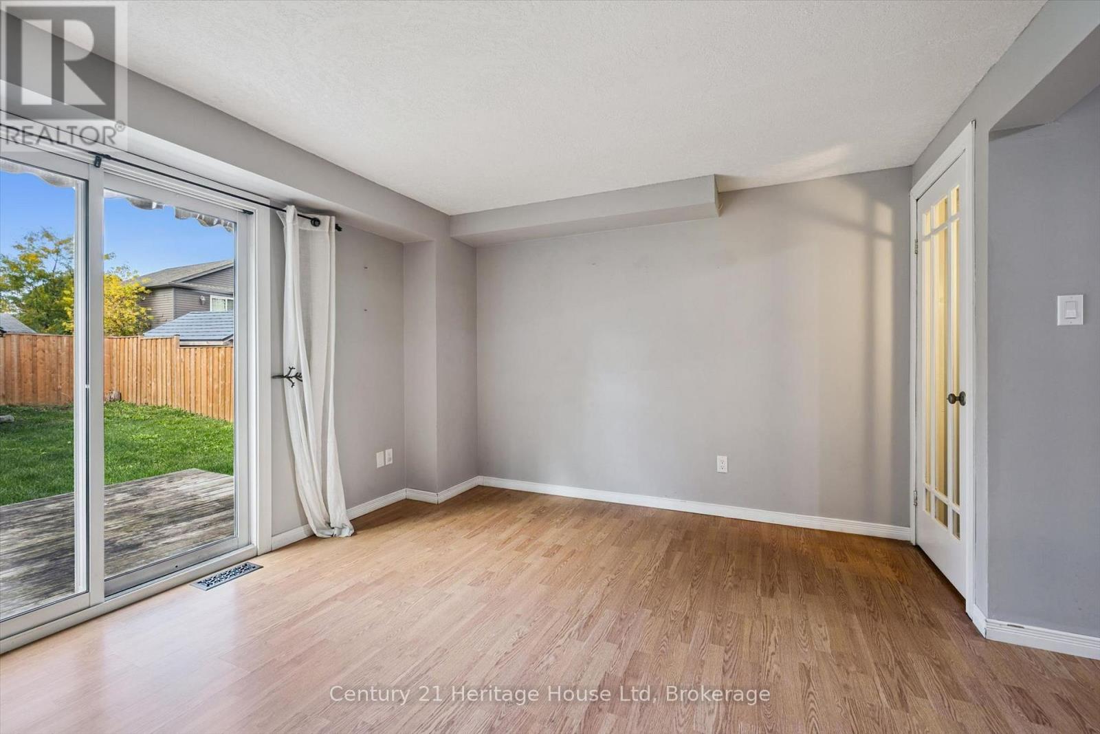 279 STRATHALLAN STREET - 16