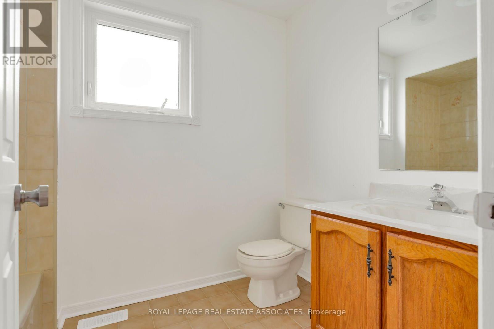 1410 Wakehurst Crescent, Oakville, ON photo 44