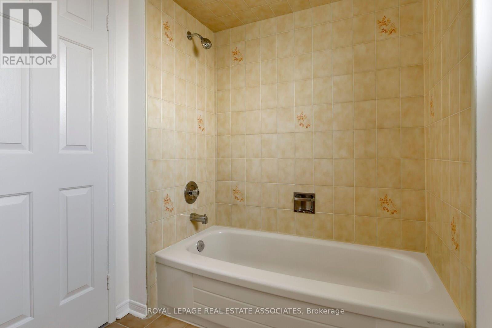 1410 Wakehurst Crescent, Oakville, ON photo 45