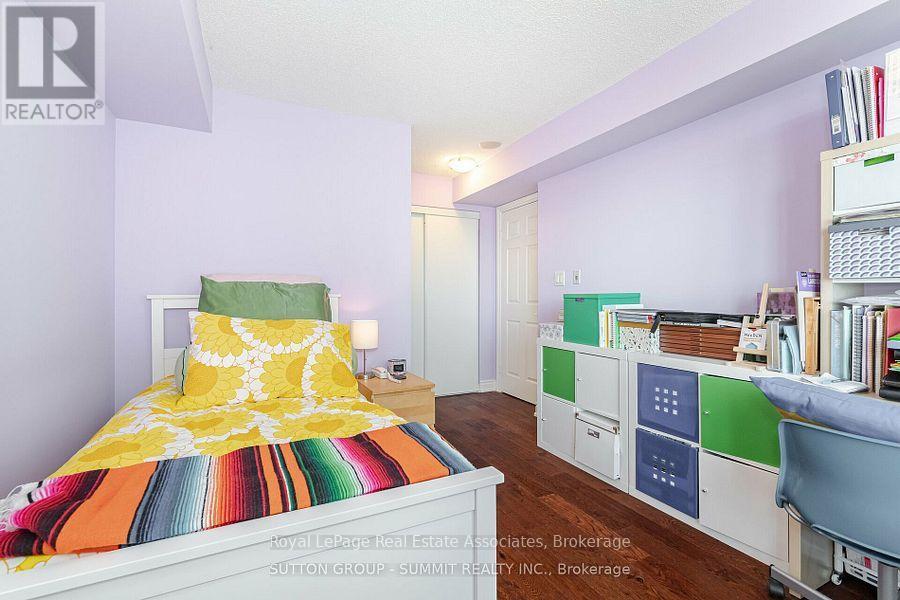 #409 3880 DUKE OF YORK BOULEVARD - 14