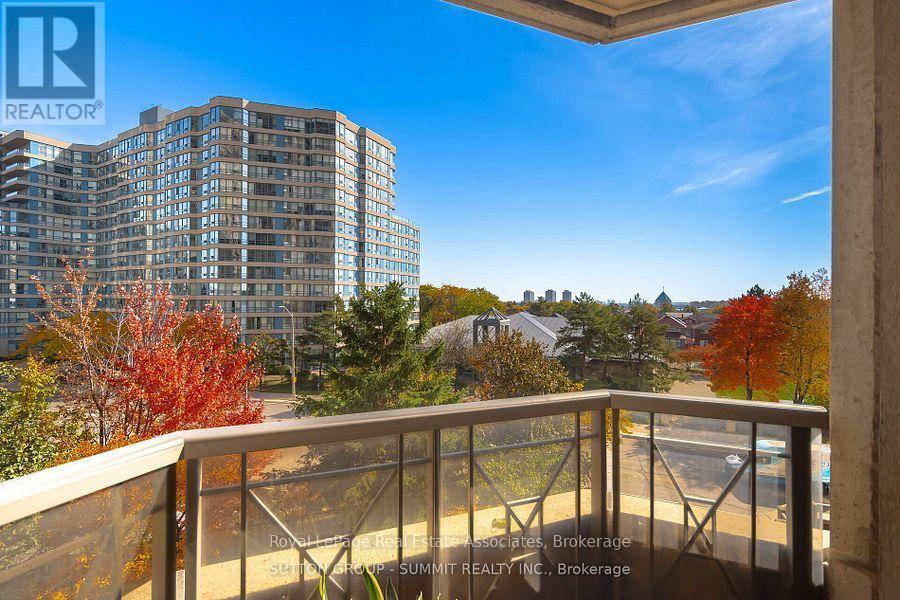 #409 3880 DUKE OF YORK BOULEVARD - 16