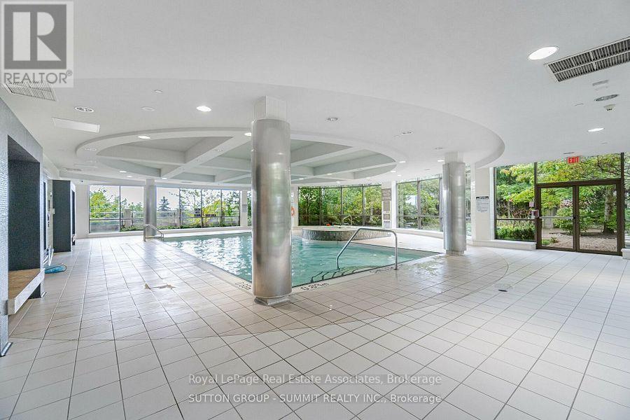 #409 3880 DUKE OF YORK BOULEVARD - 18
