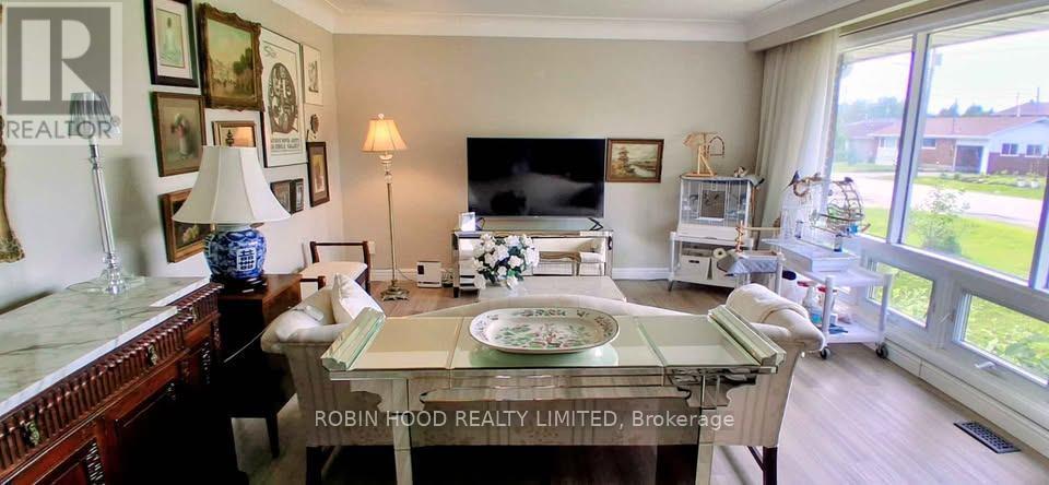 463 GREENWOOD AVENUE - 4