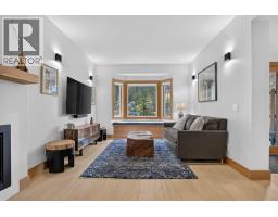 Living room - 124 Garden Crescent Sw, Calgary, AB T2S2H9 Photo 6