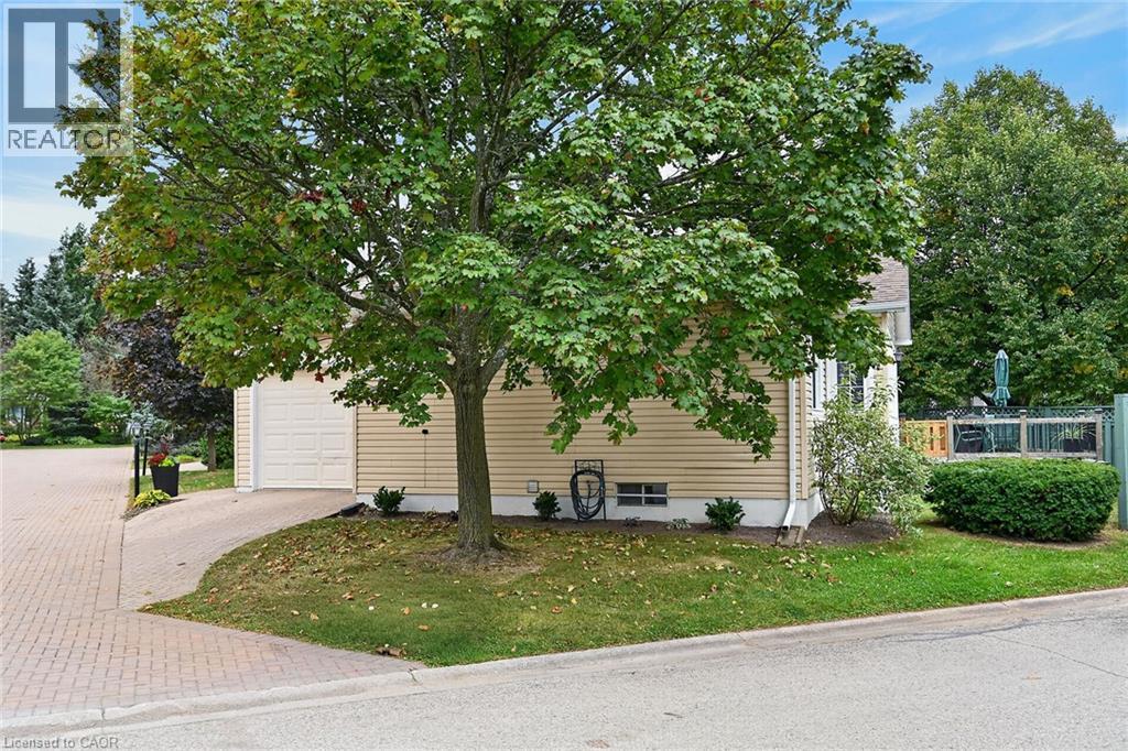 376 Silverbirch Boulevard — photo 45