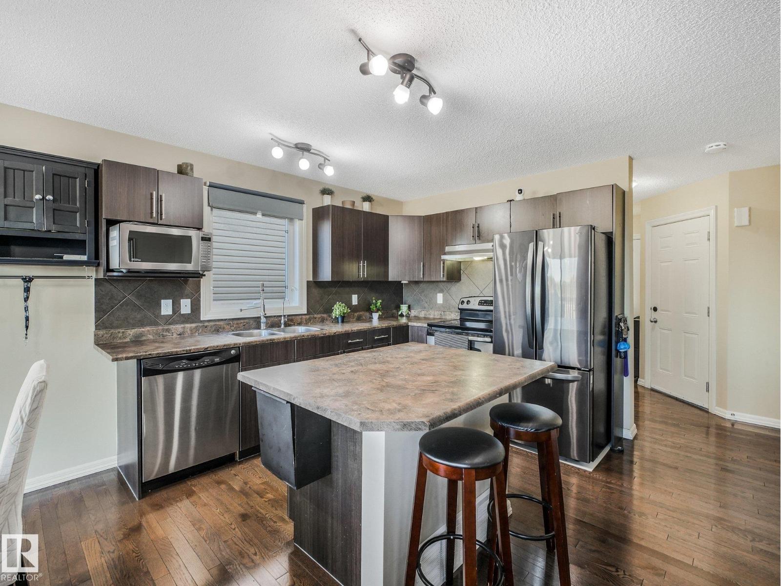 5220 1A AV SW - 11