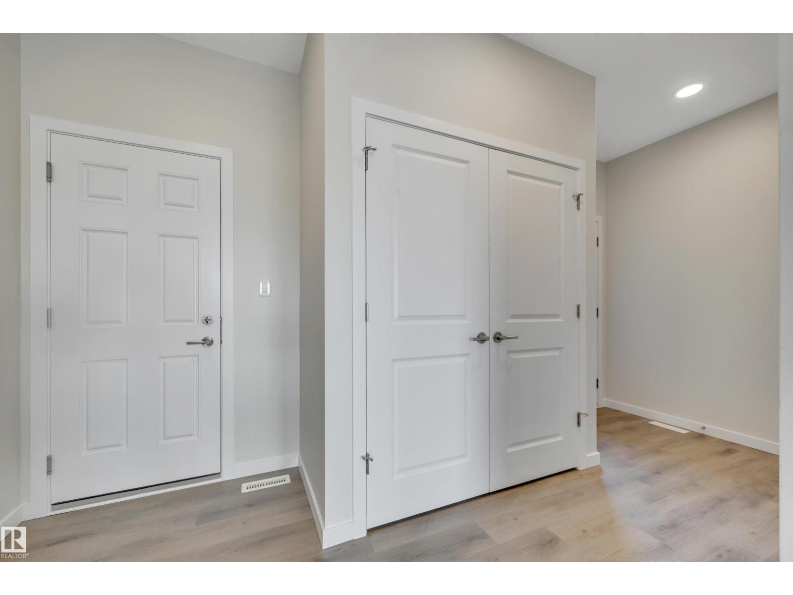 5439 Hawthorn RU SW - 5
