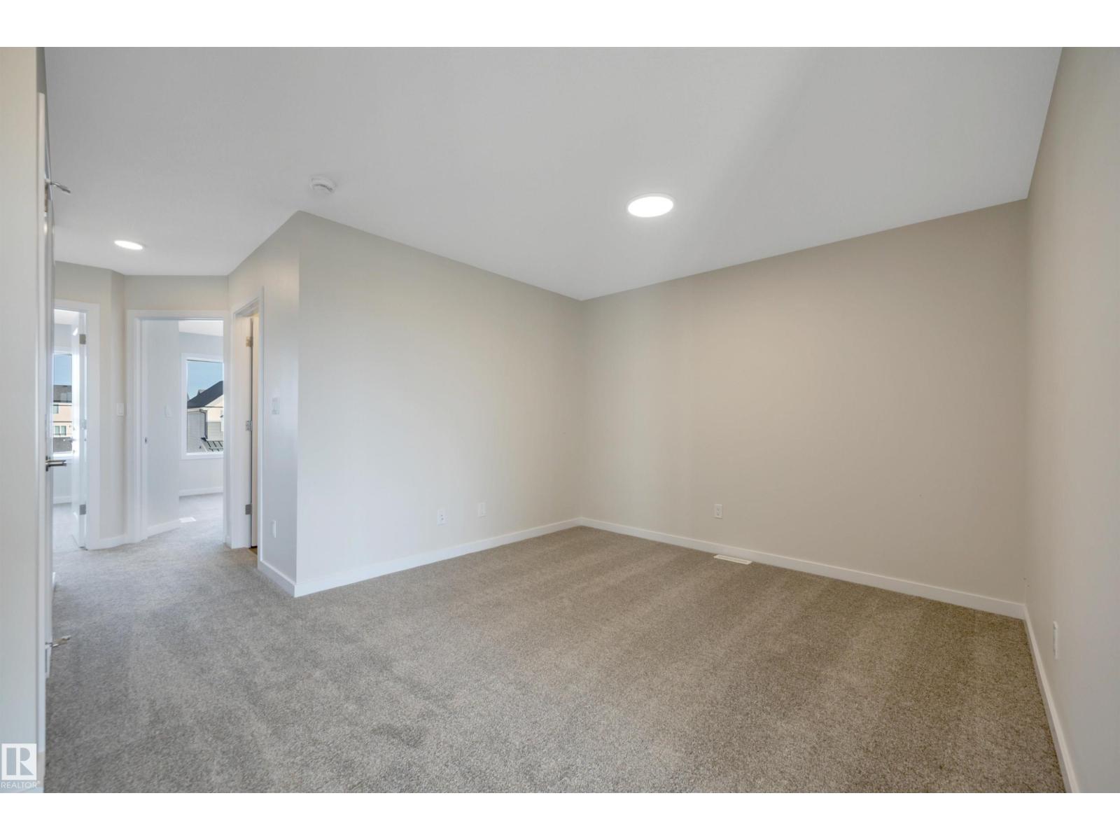 5439 Hawthorn RU SW - 23