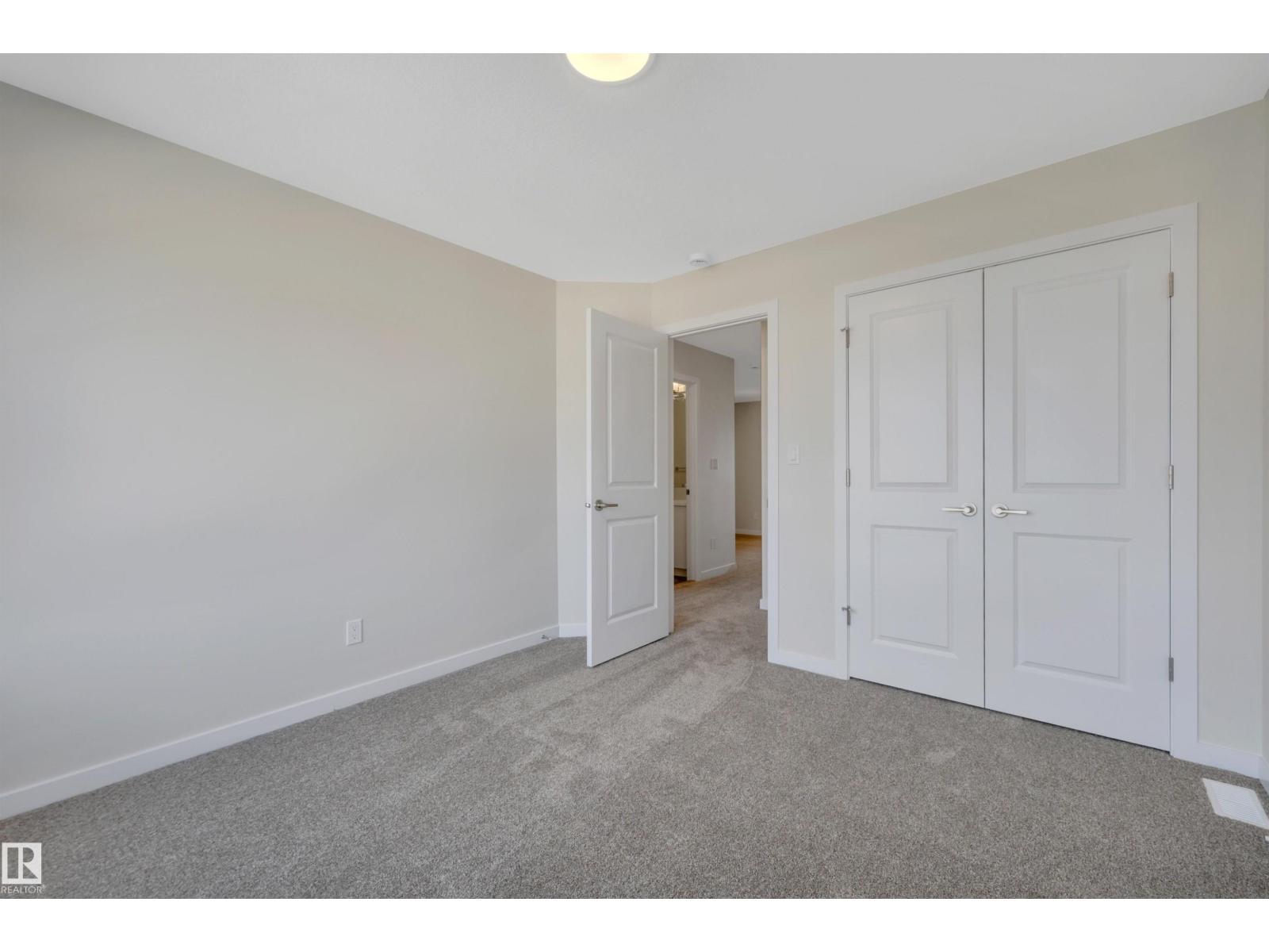 5439 Hawthorn RU SW - 33