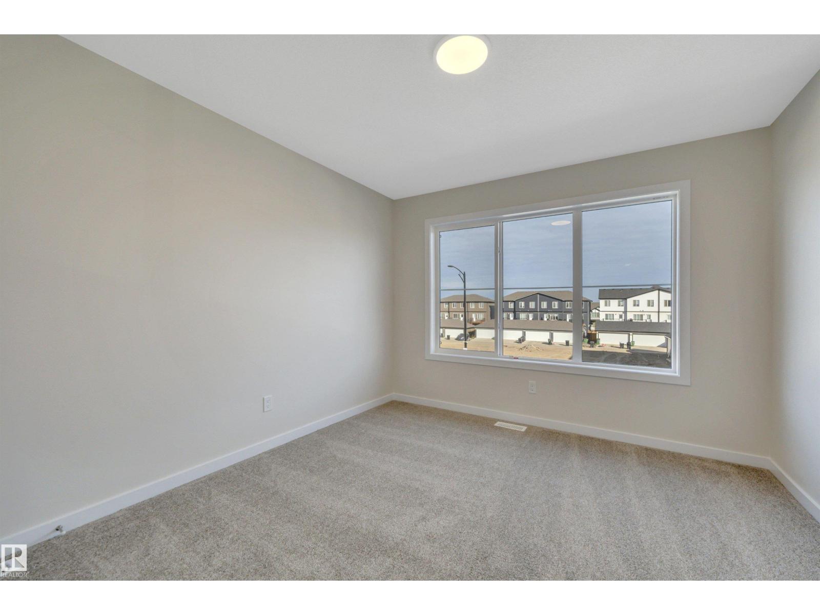 5439 Hawthorn RU SW - 32