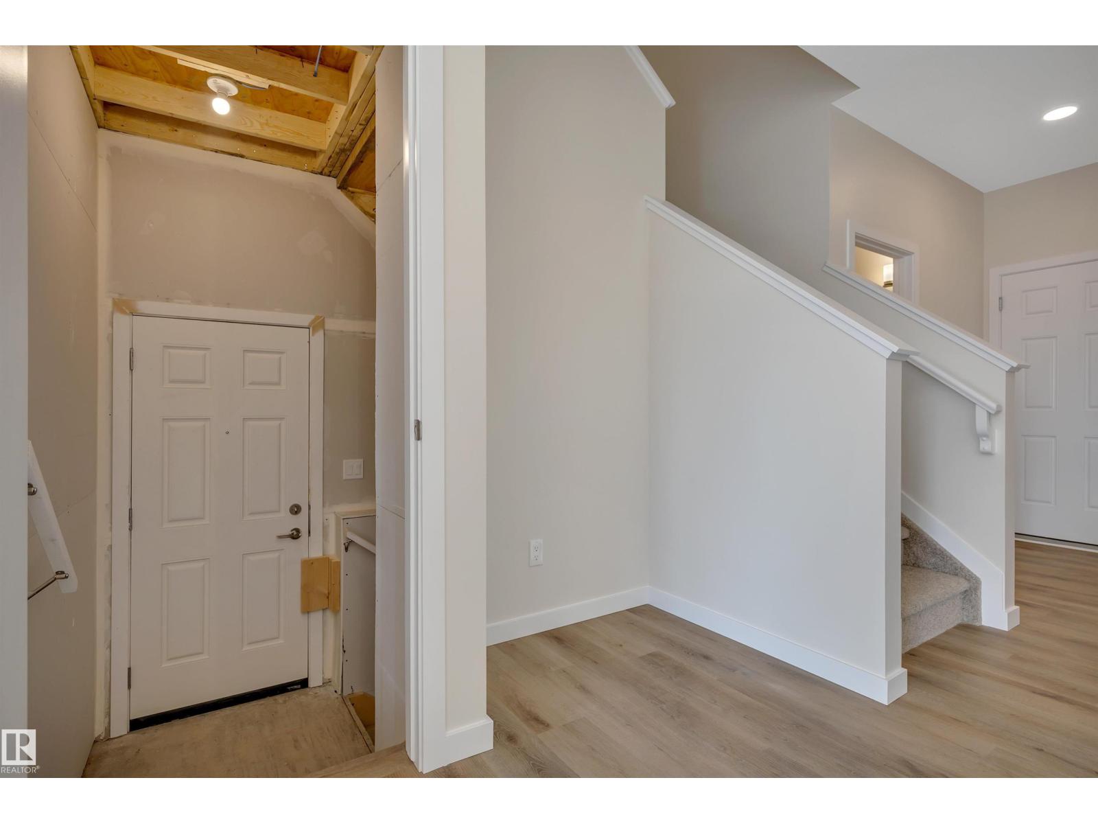5439 Hawthorn RU SW - 38