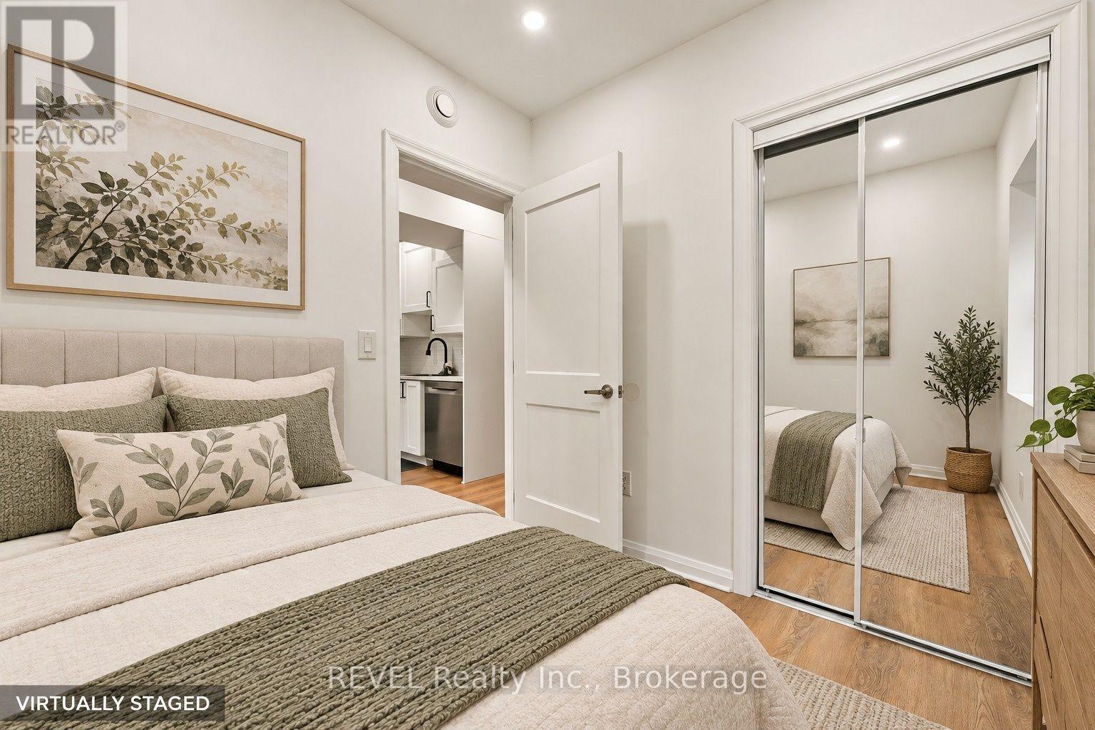 533a Carlton Street — photo 10