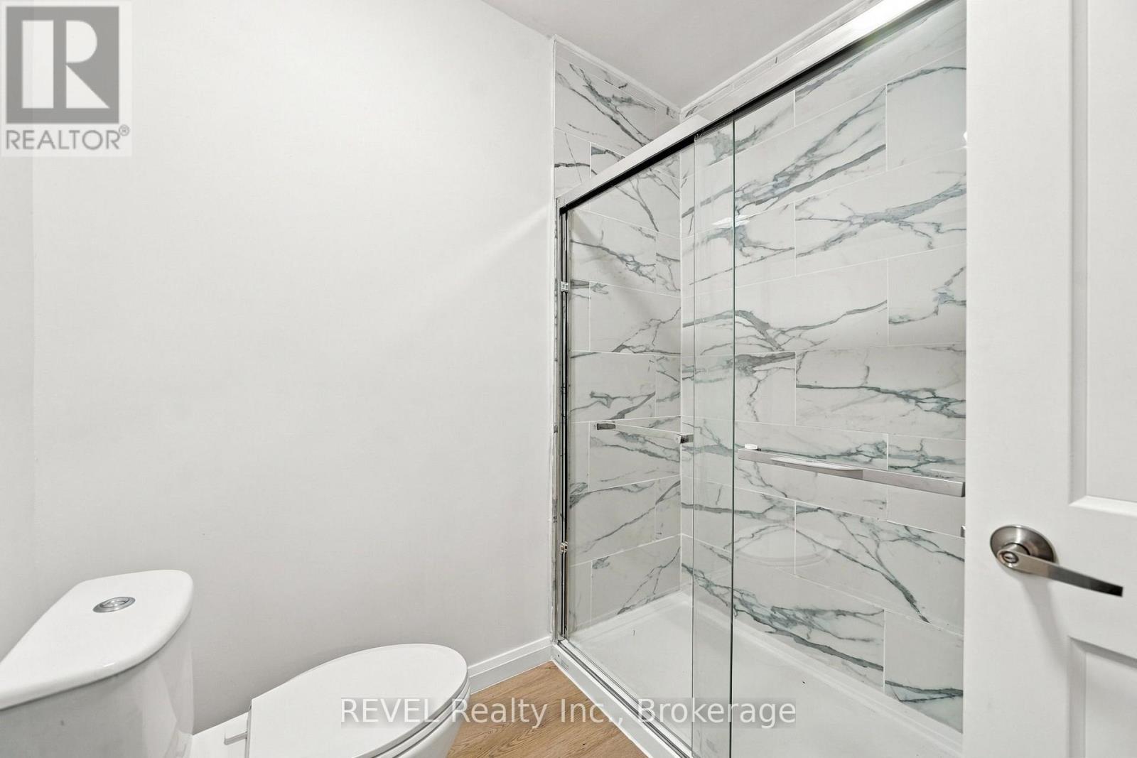 533a Carlton Street — photo 24
