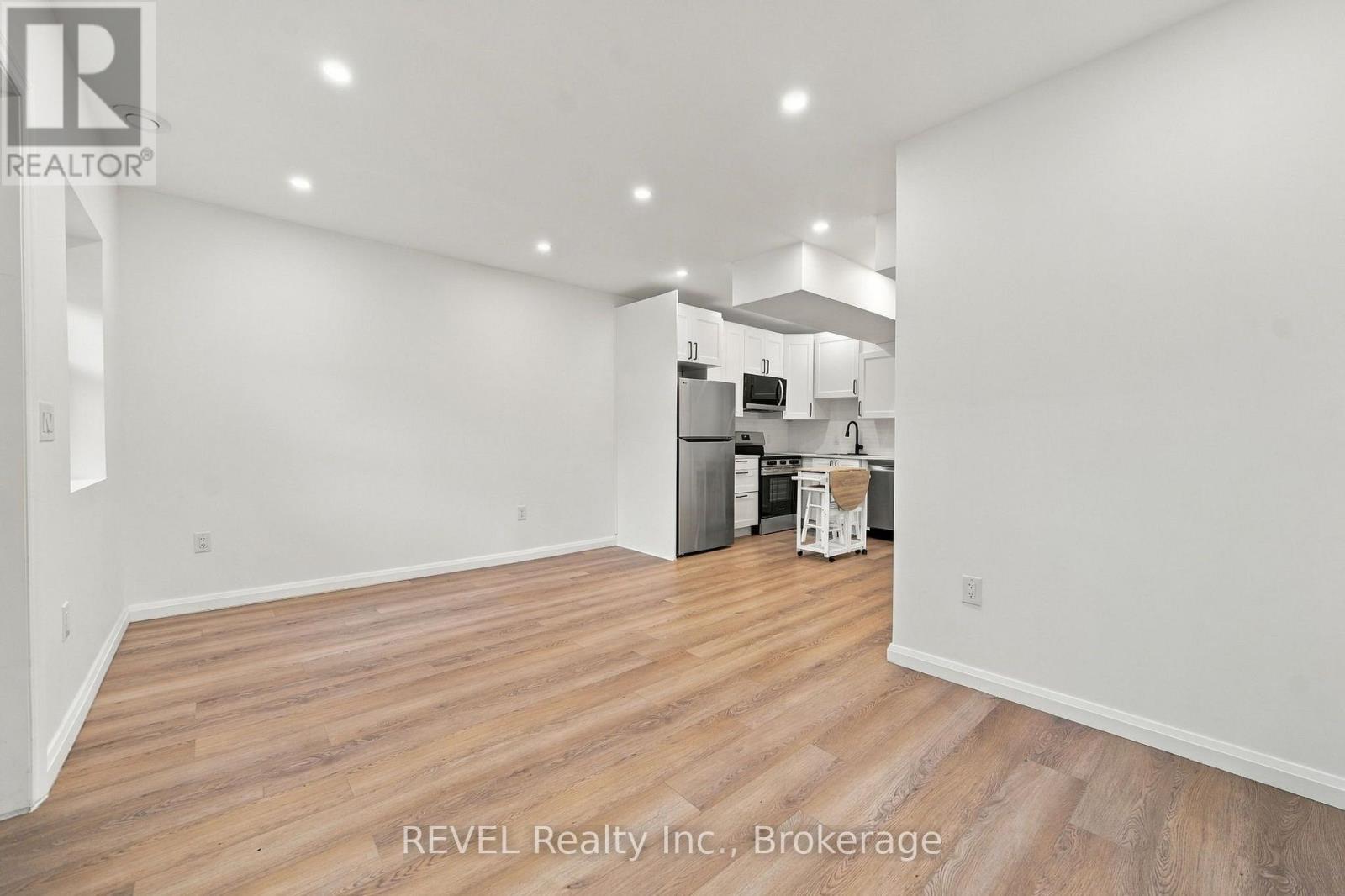 533a Carlton Street — photo 8