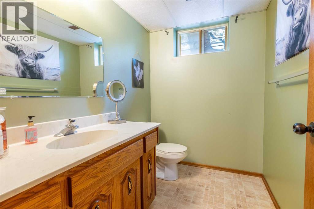 5825 52 Street - 35